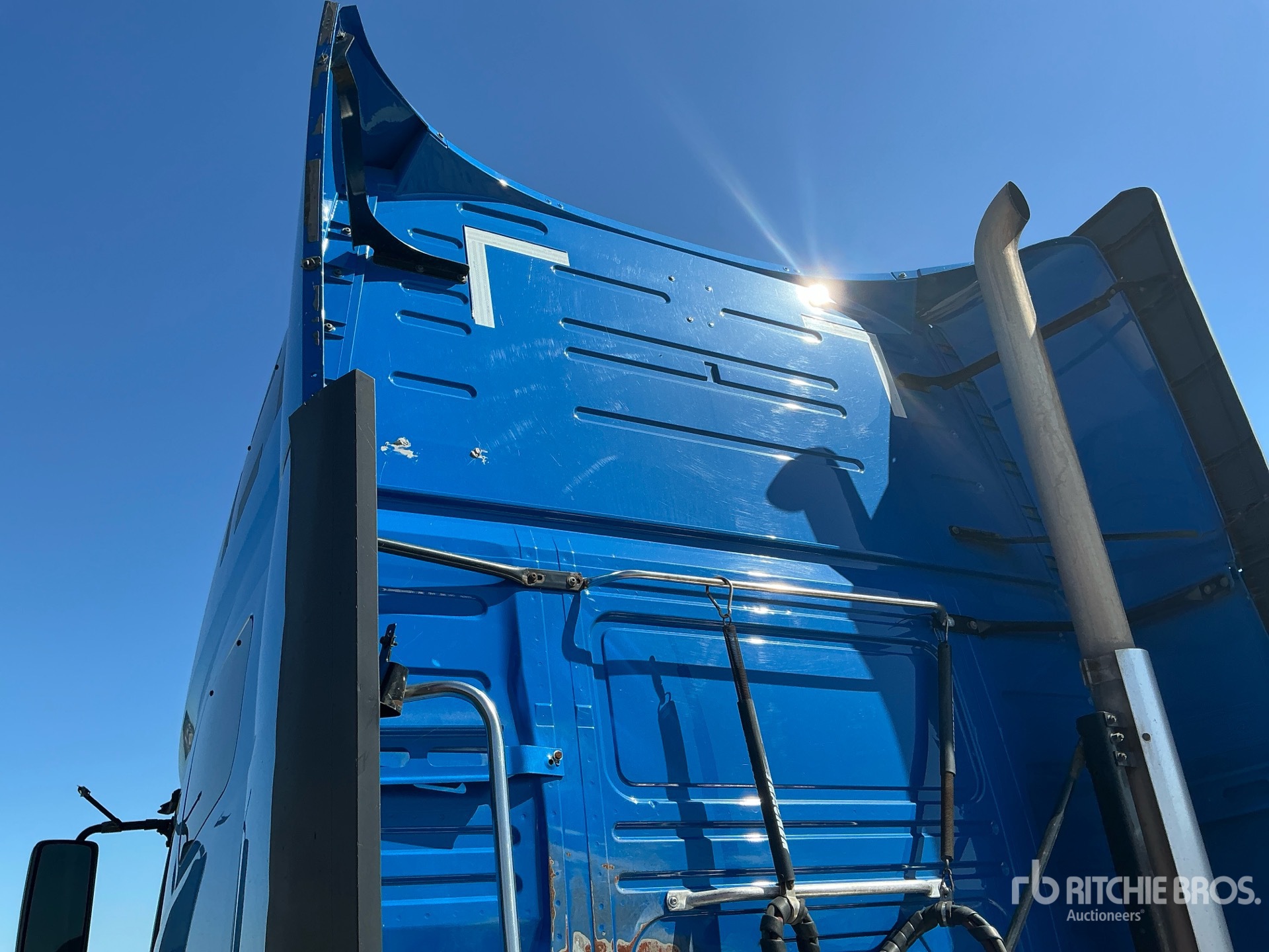 2020 Volvo VNL760
