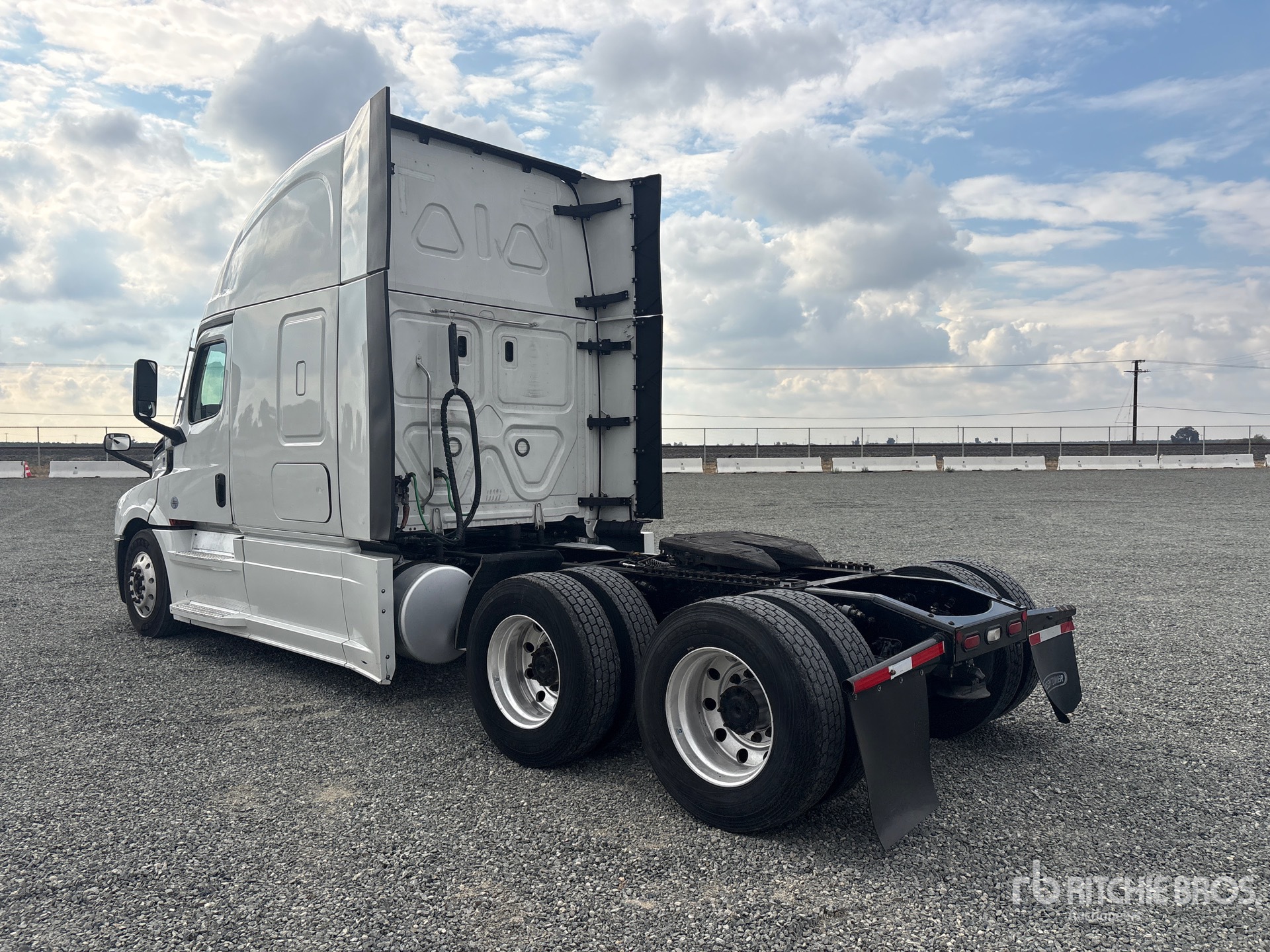 2022 Freightliner CASCADIA 126