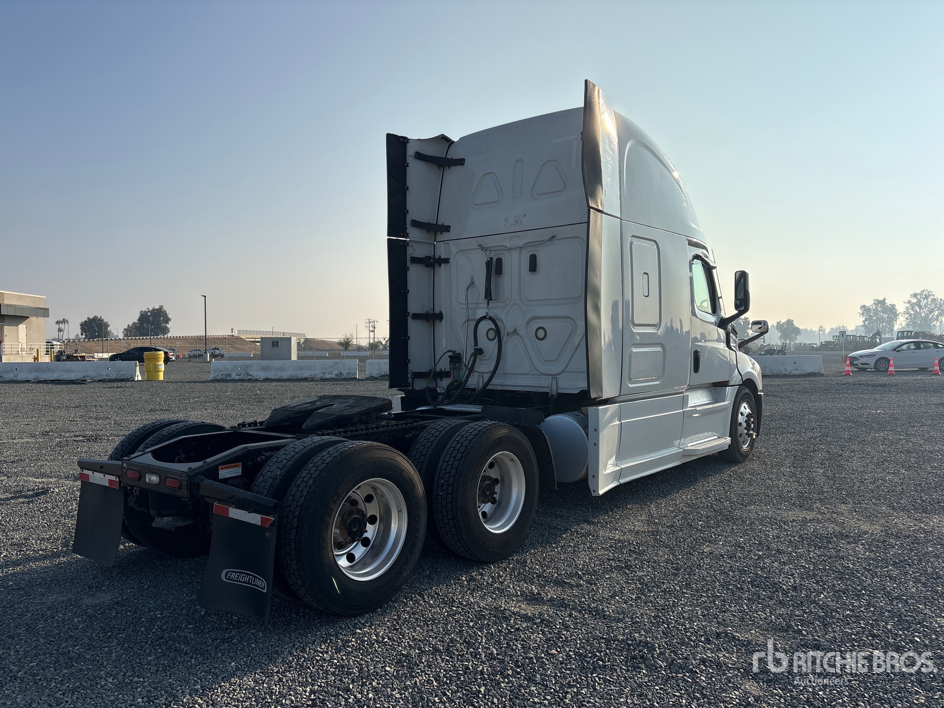 2022 Freightliner CASCADIA 126