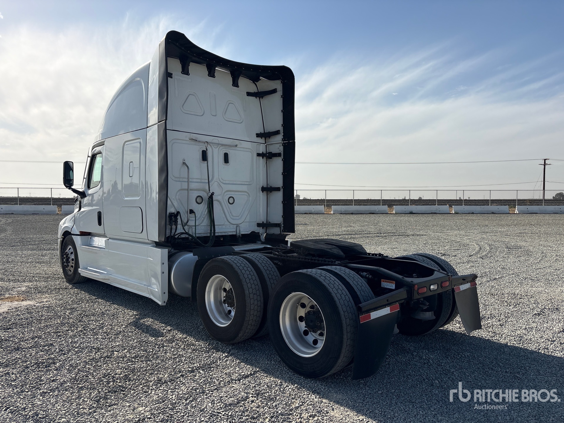 2022 Freightliner CASCADIA 126