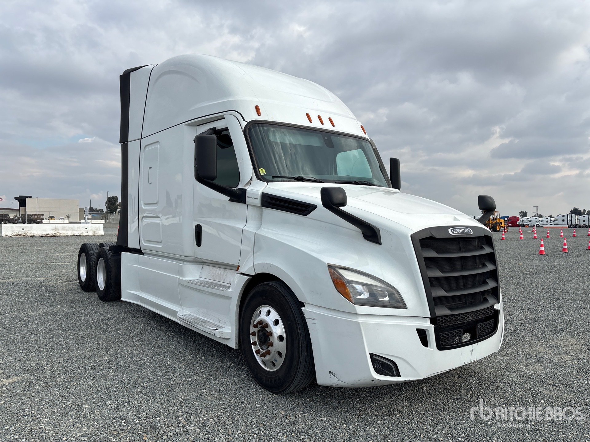 2022 Freightliner CASCADIA 126