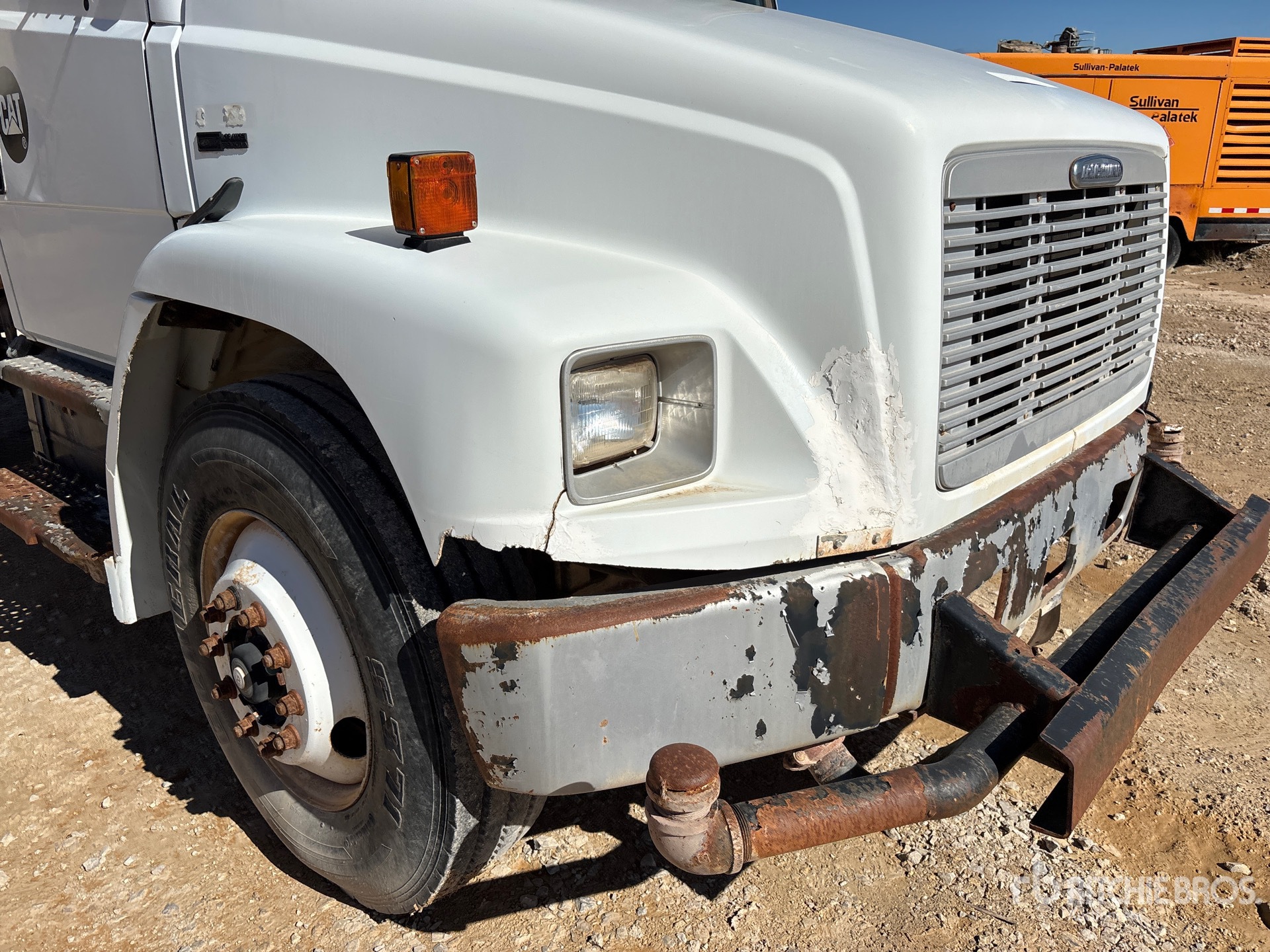 2003 Freightliner FL 70