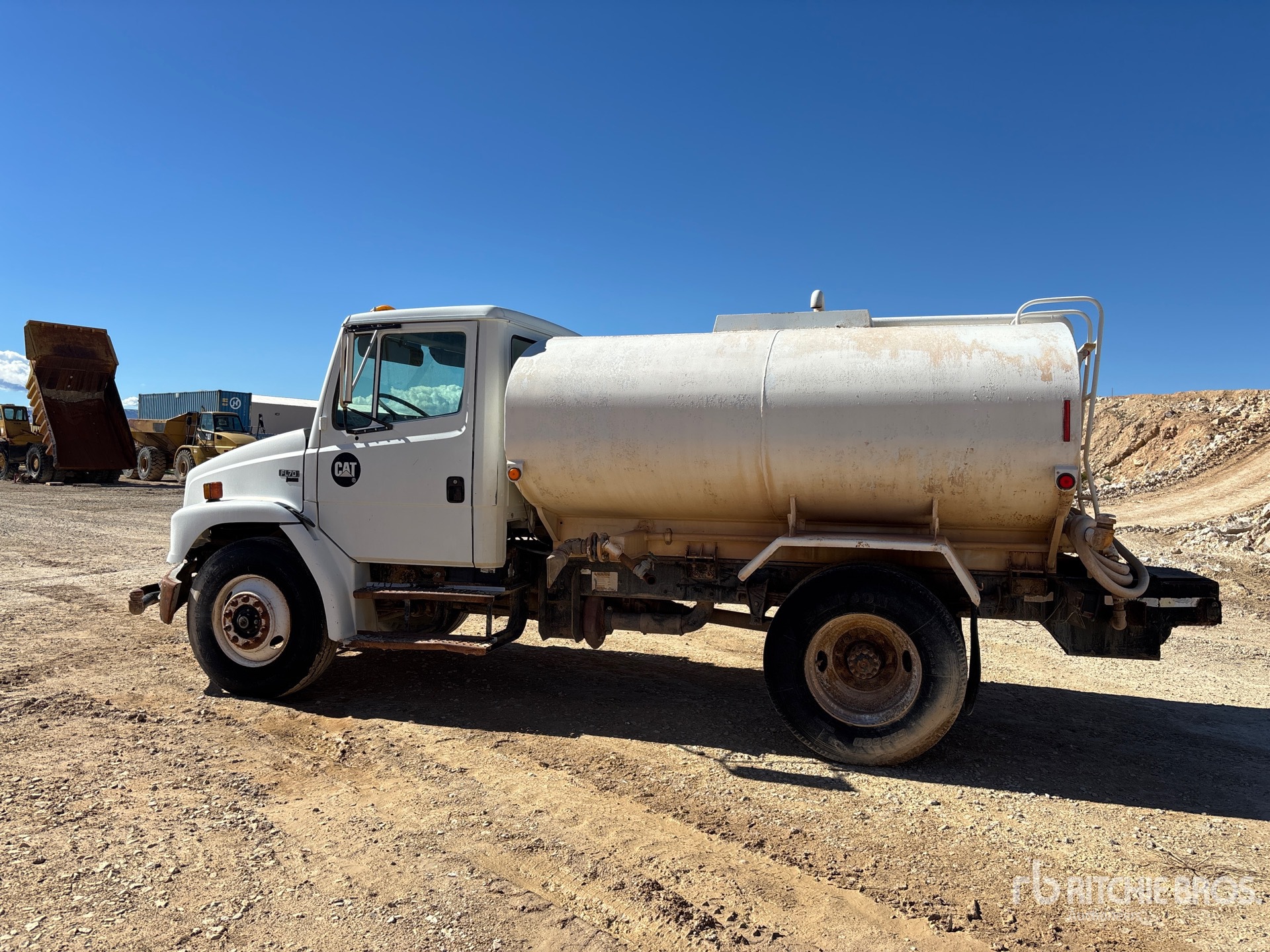2003 Freightliner FL 70