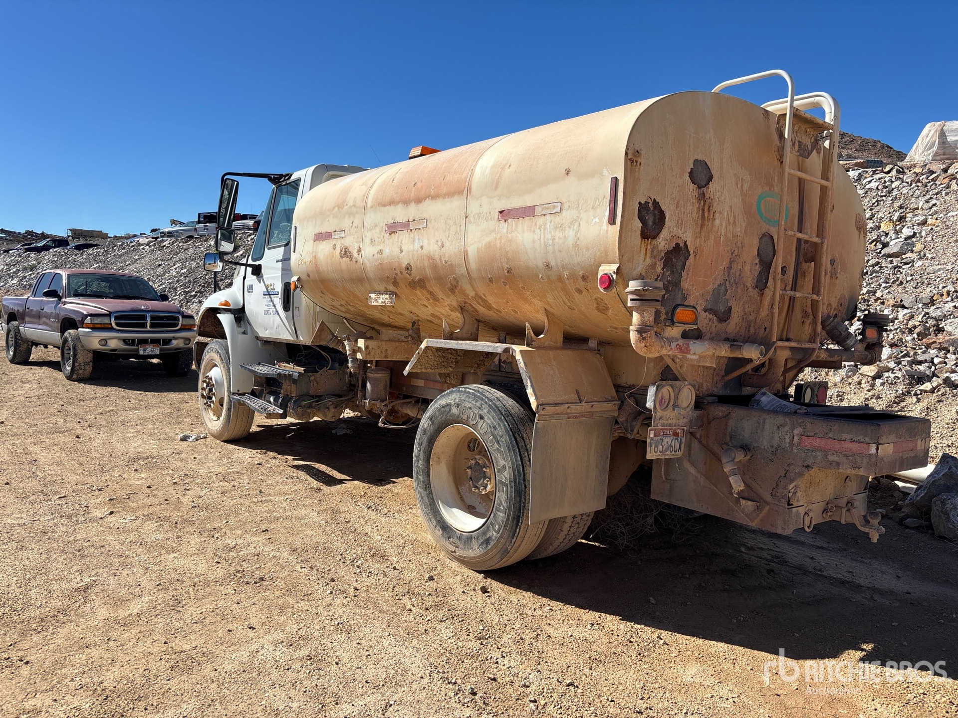 2007 International 4400SBA