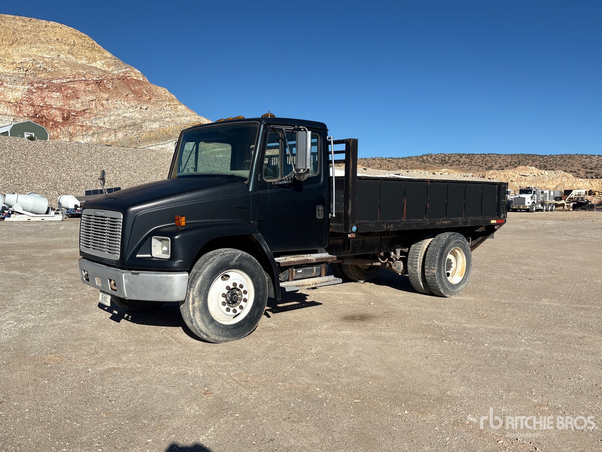 Photo of 1999 Freightliner FL70