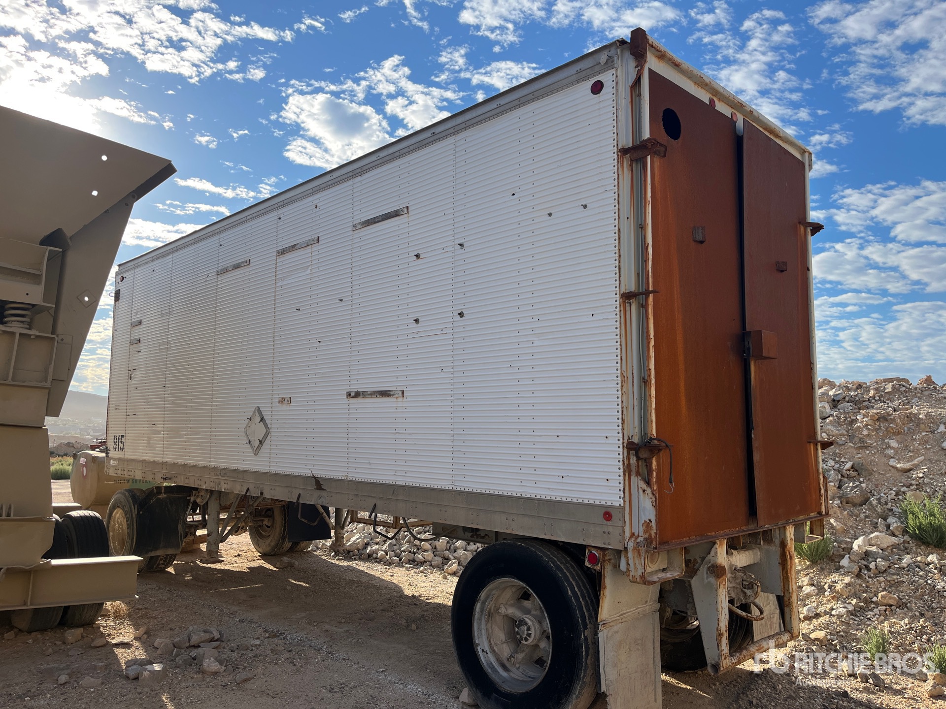 1984 Fruehauf 28 FT S/A