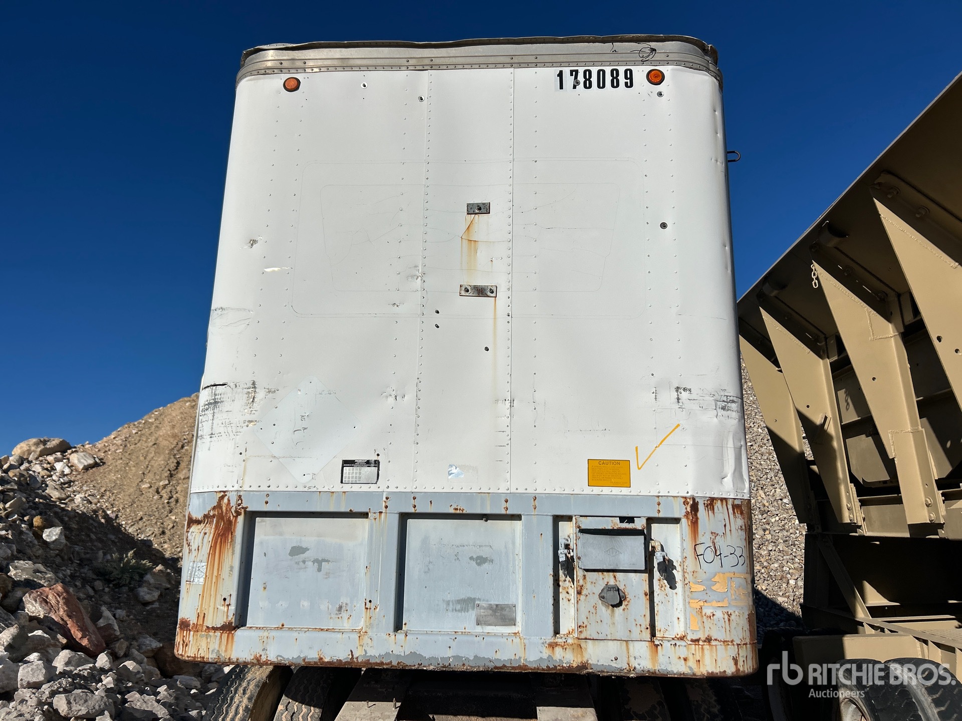 1984 Fruehauf 28 ft S/A
