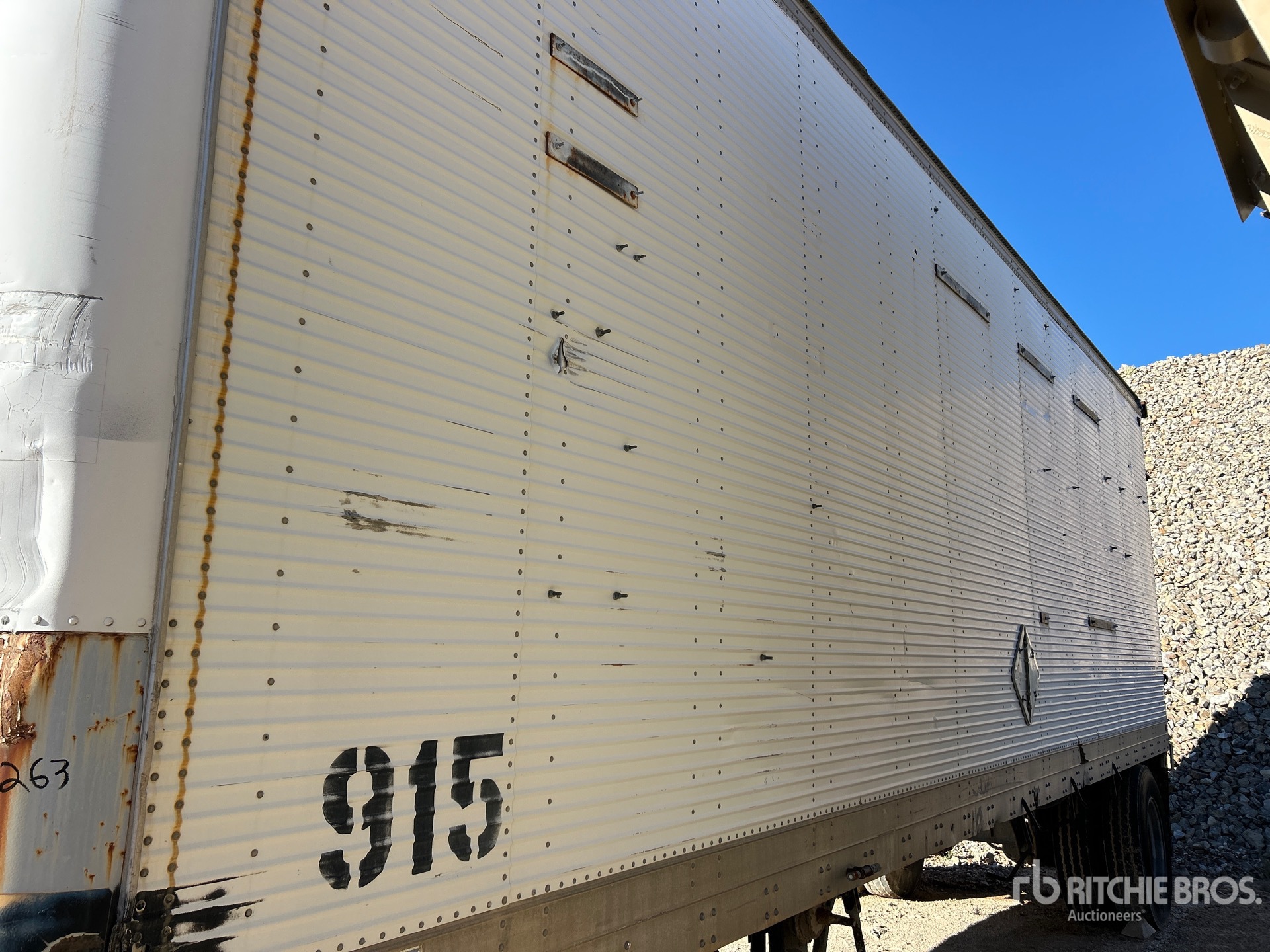1984 Fruehauf 28 ft S/A