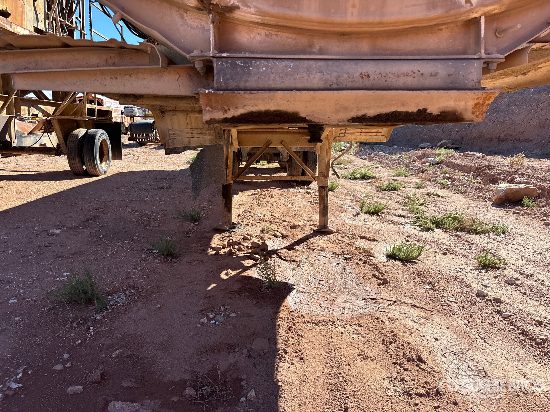 1970 Butler 9500 gal T/A Spread Axle