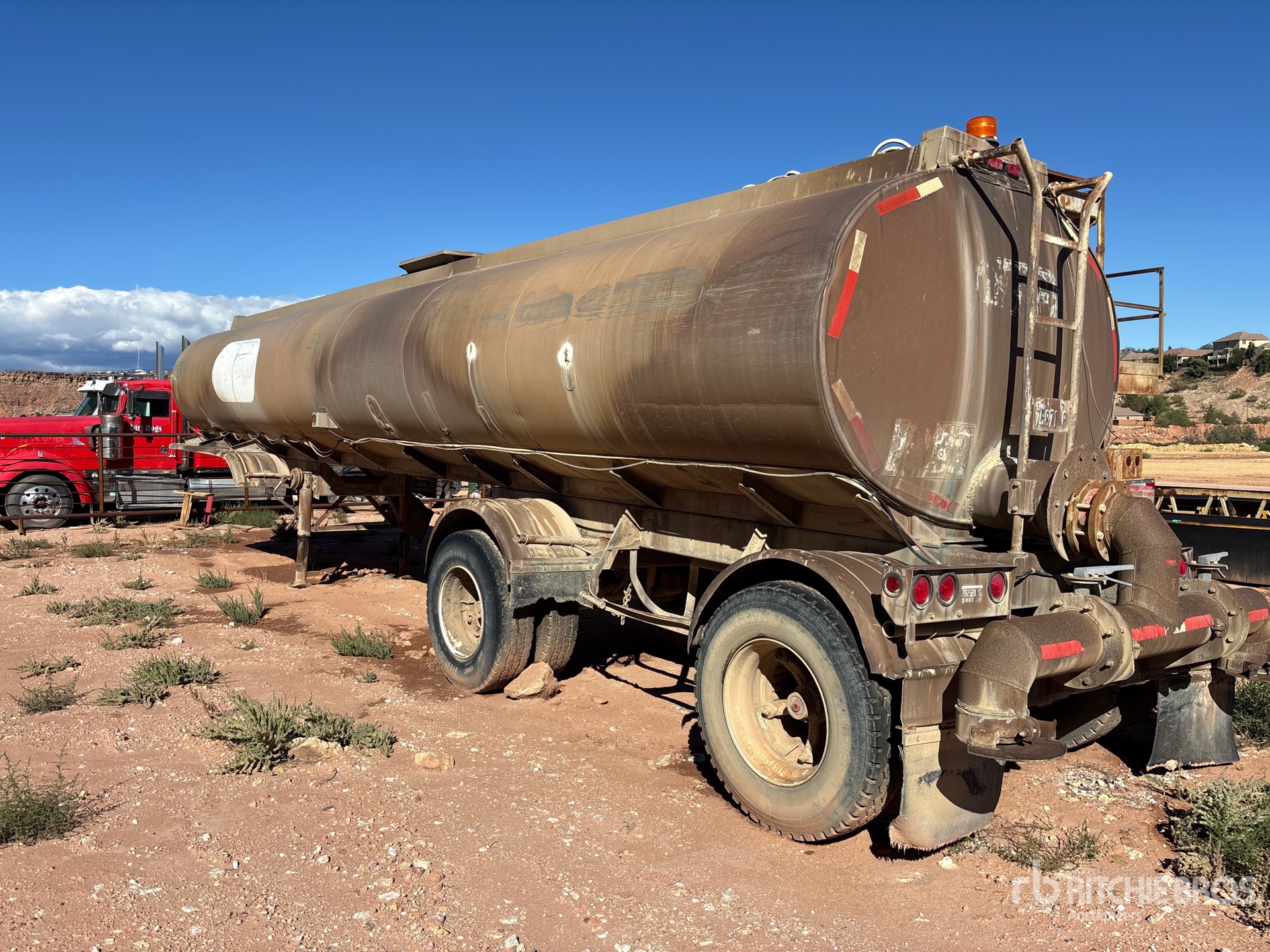 1970 Butler 9500 gal T/A Spread Axle