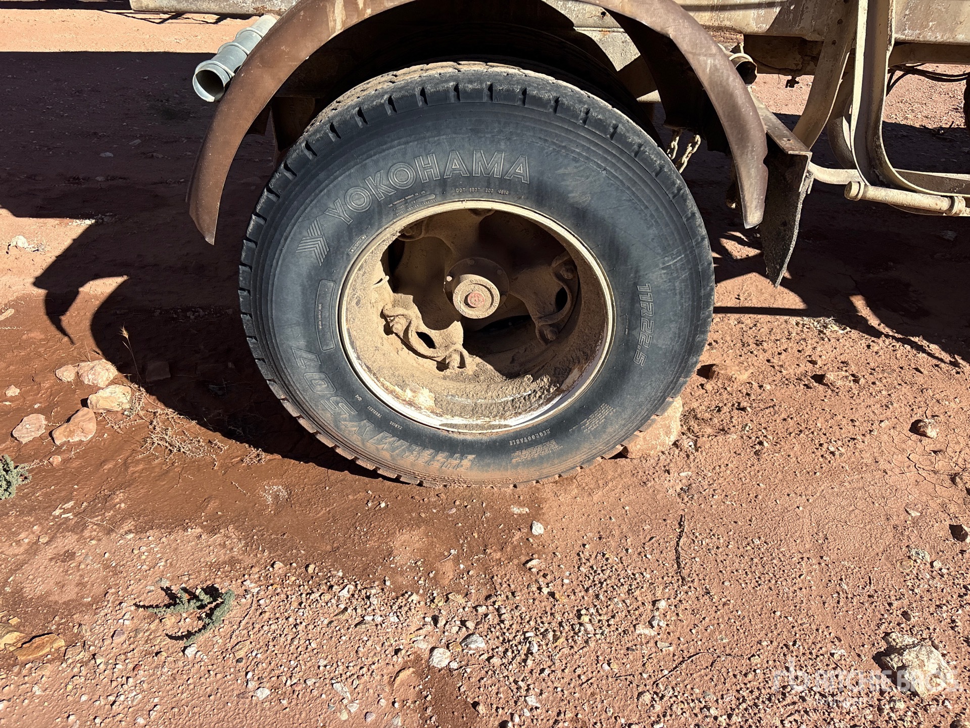 1970 Butler 9500 gal T/A Spread Axle