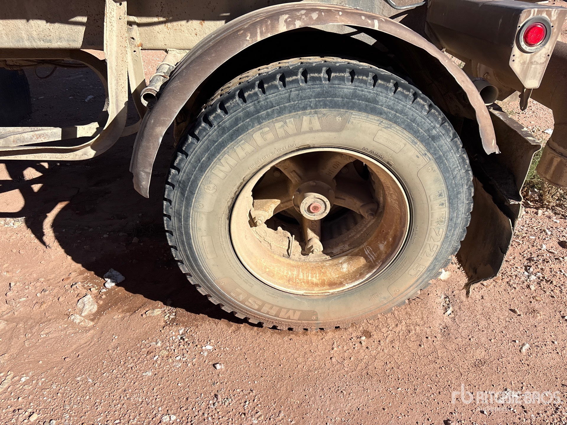 1970 Butler 9500 gal T/A Spread Axle