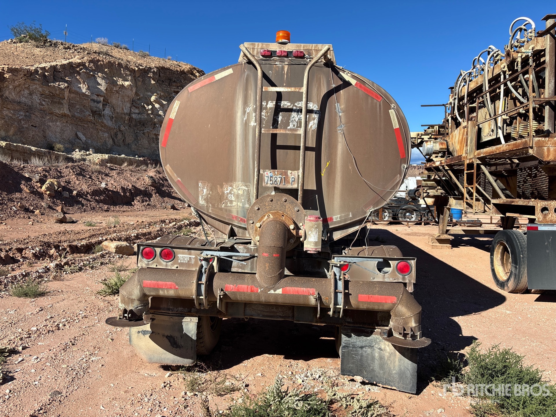 1970 Butler 9500 gal T/A Spread Axle