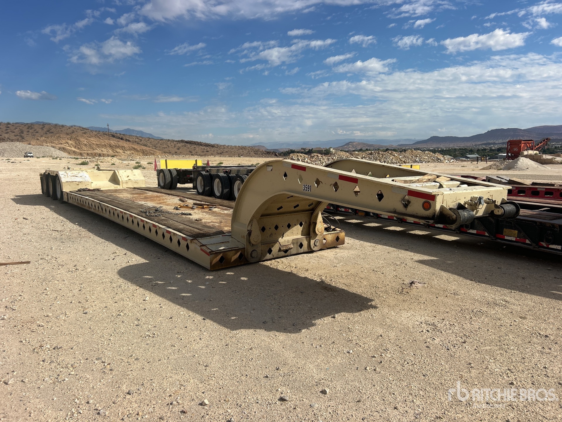 1994 Diamond 45 TON TRI/A REMOVABLE GOOSENECK