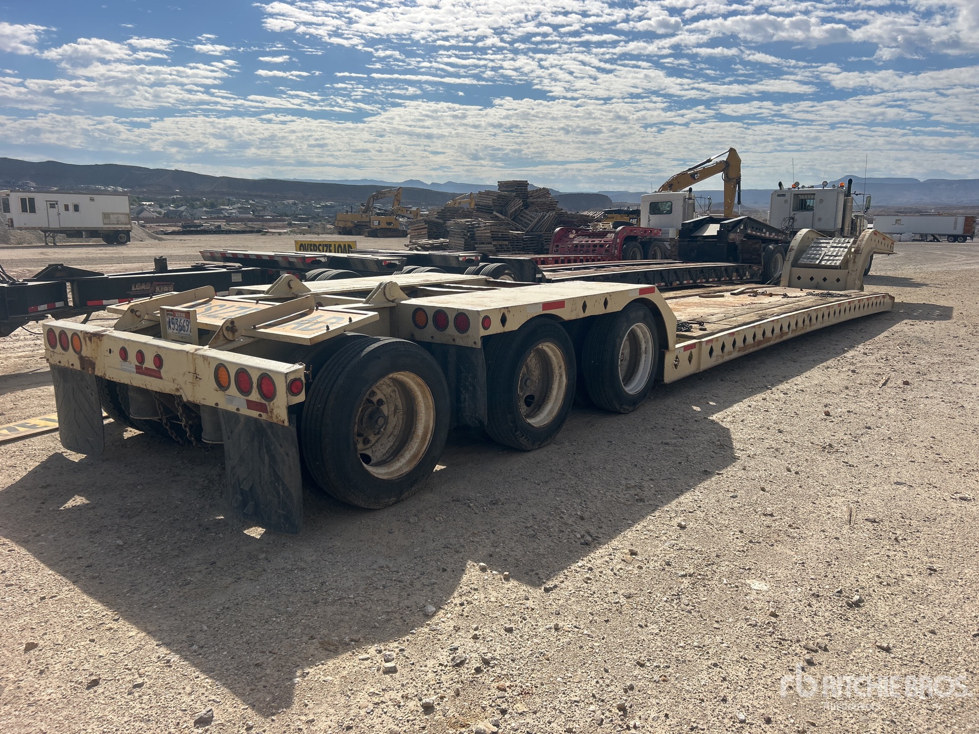 1994 Diamond 45 TON TRI/A REMOVABLE GOOSENECK