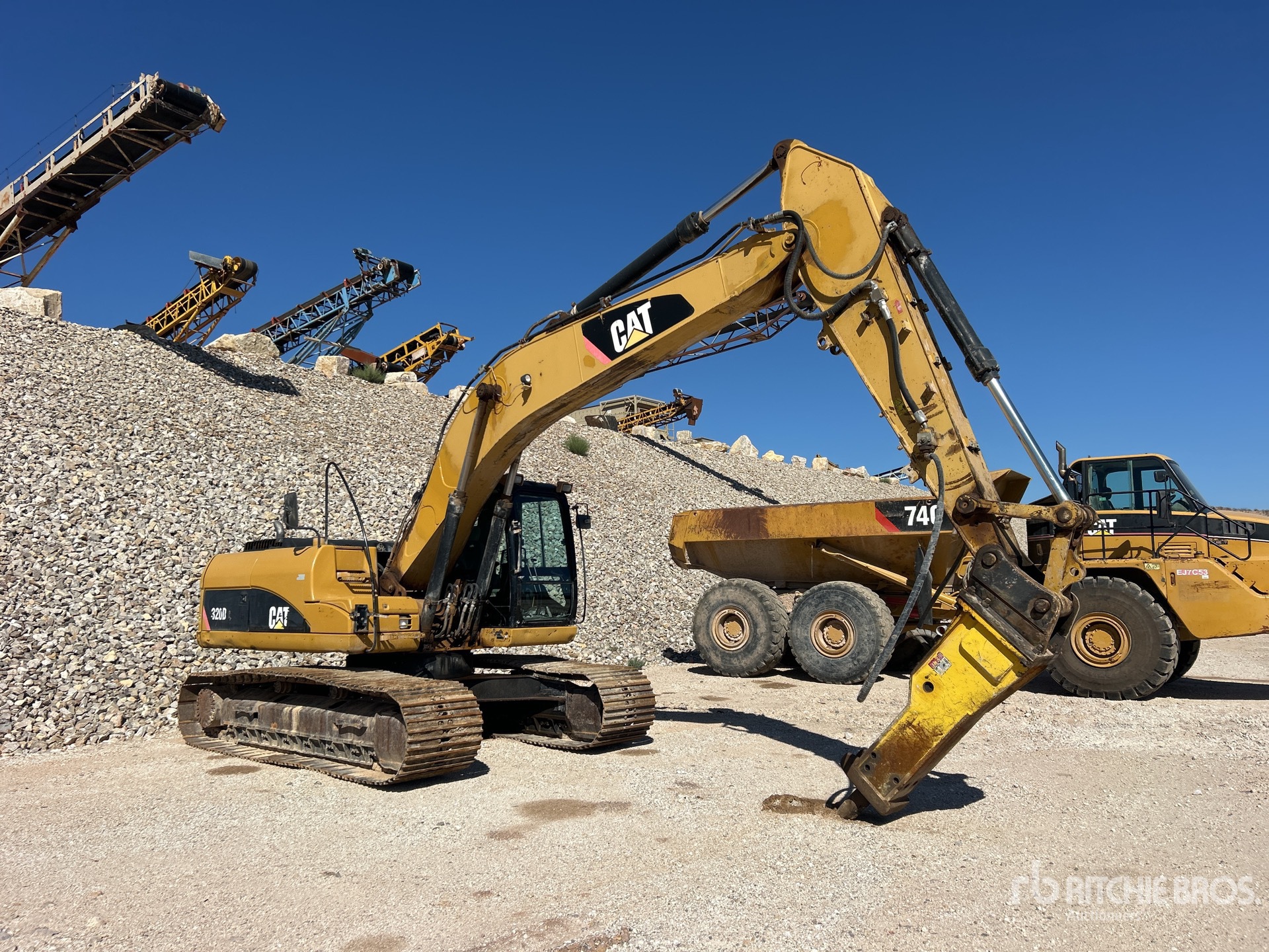 2011 Caterpillar 320D L