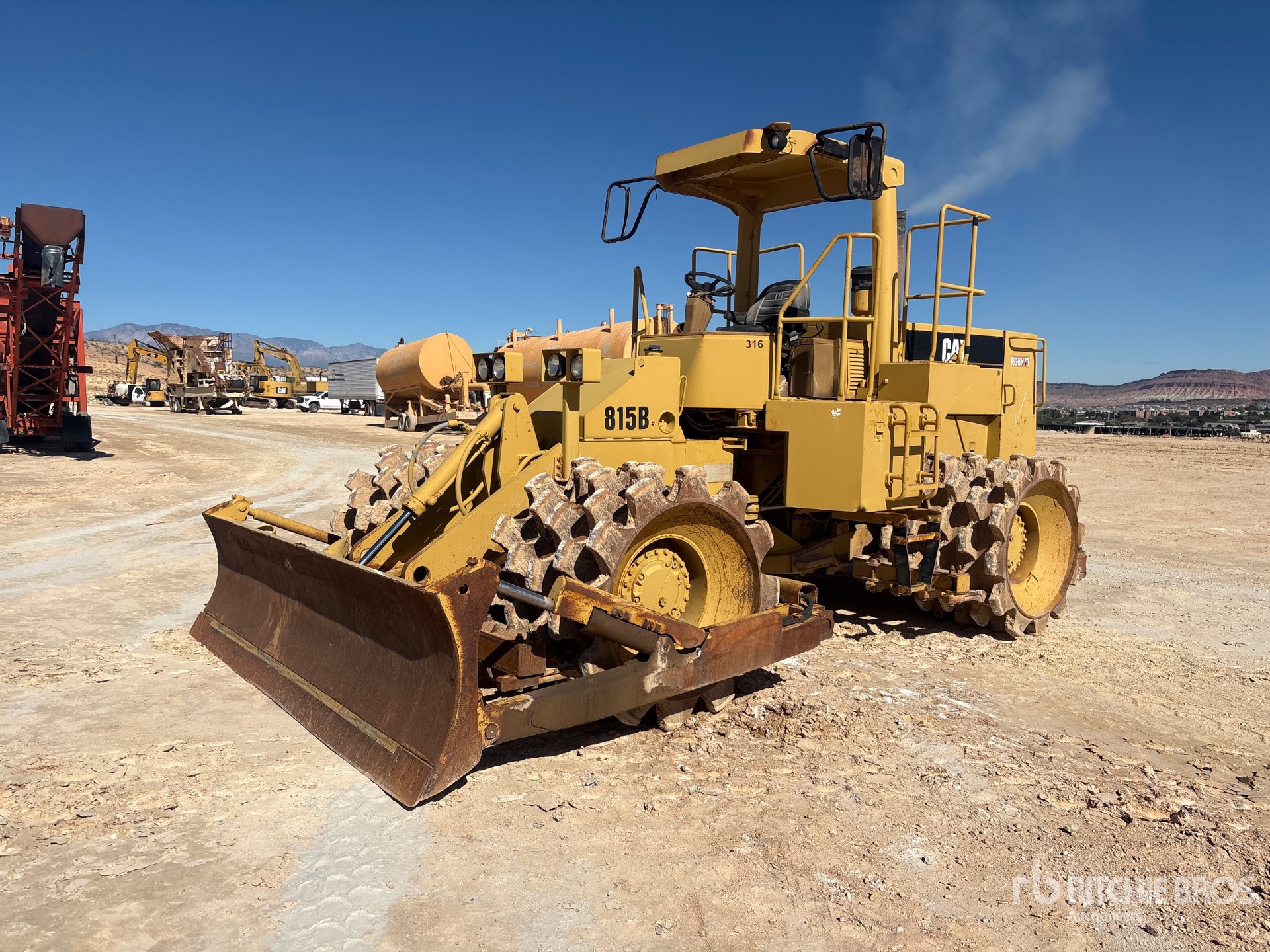 Photo of 1983 Caterpillar 815B