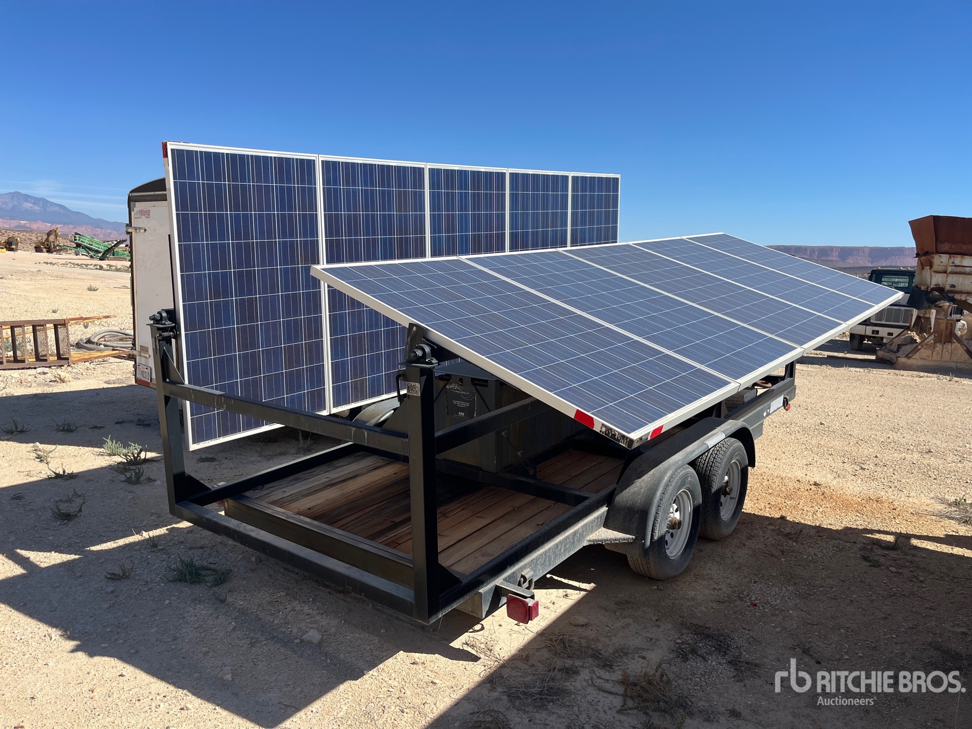 2012 Larson T/A DRAWBAR SOLAR TRAILER