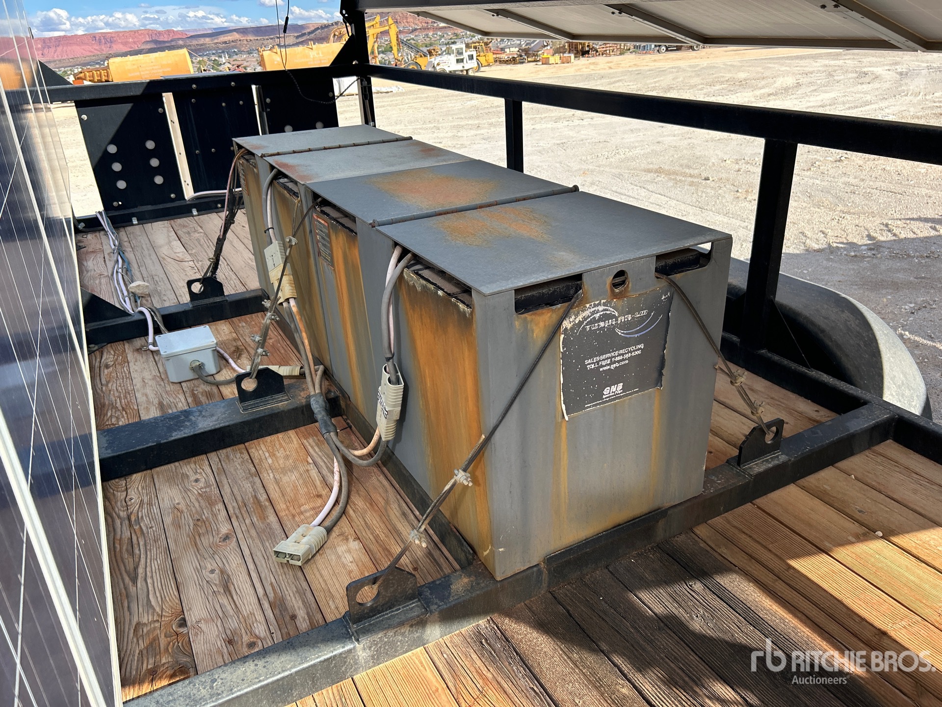2012 Larson T/A DRAWBAR SOLAR TRAILER