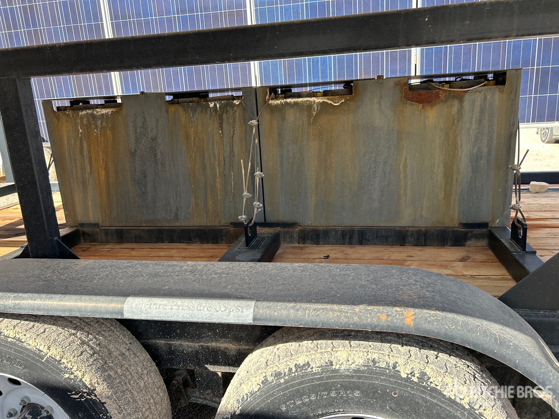 2012 Larson T/A DRAWBAR SOLAR TRAILER