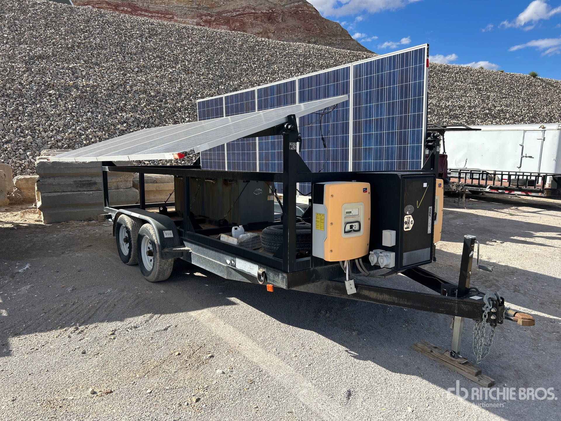 2012 Larson T/A DRAWBAR SOLAR TRAILER
