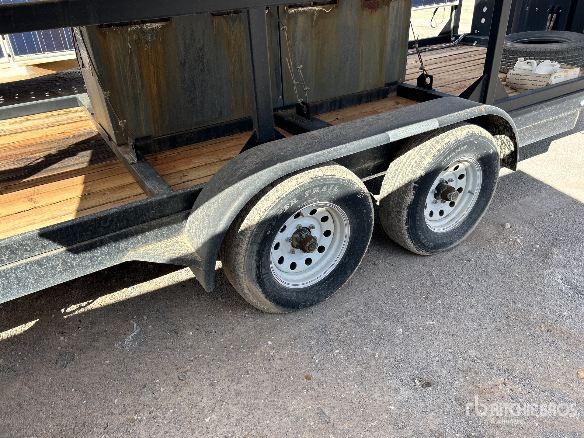 2012 Larson T/A DRAWBAR SOLAR TRAILER