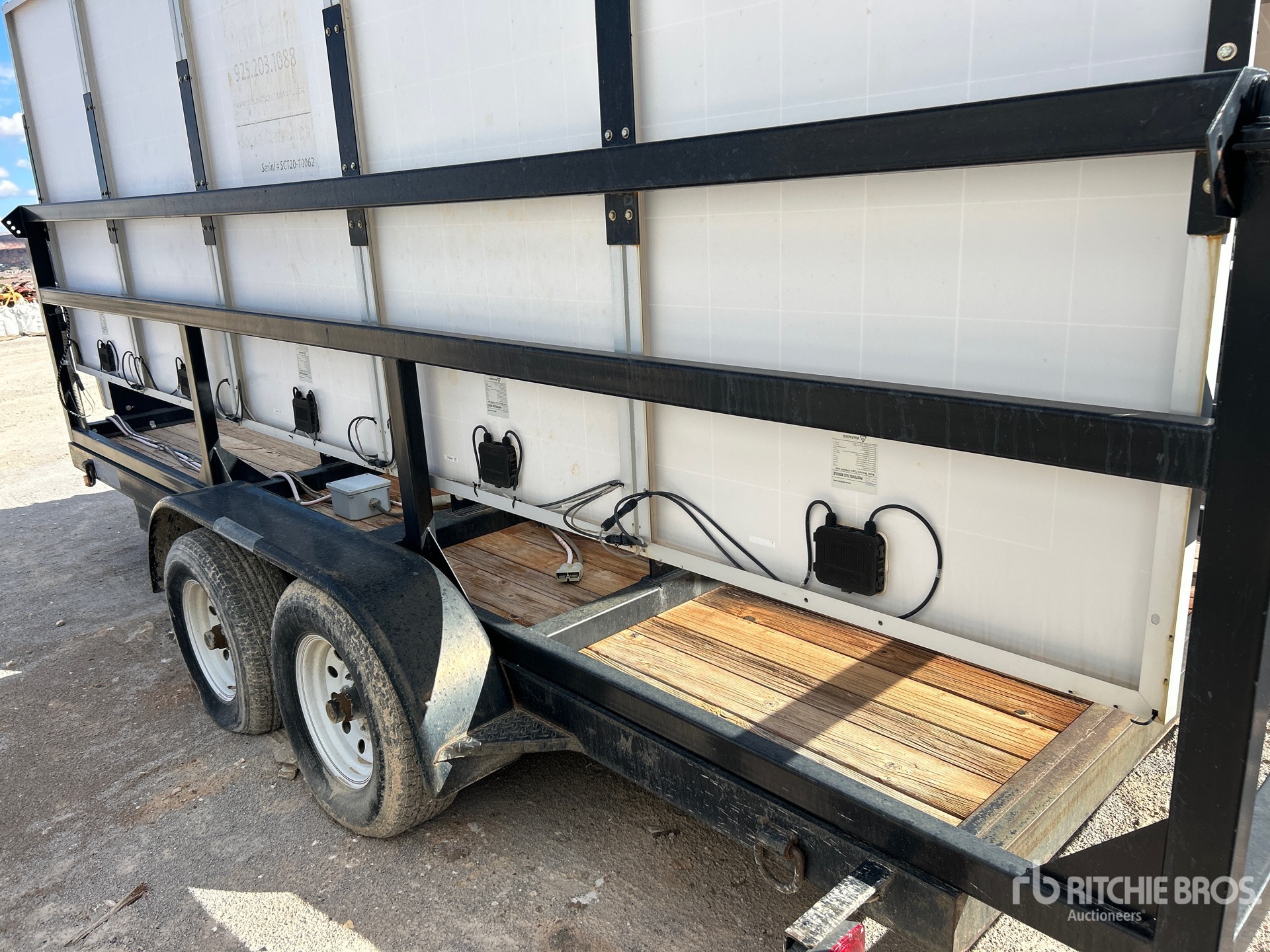 2012 Larson T/A DRAWBAR SOLAR TRAILER