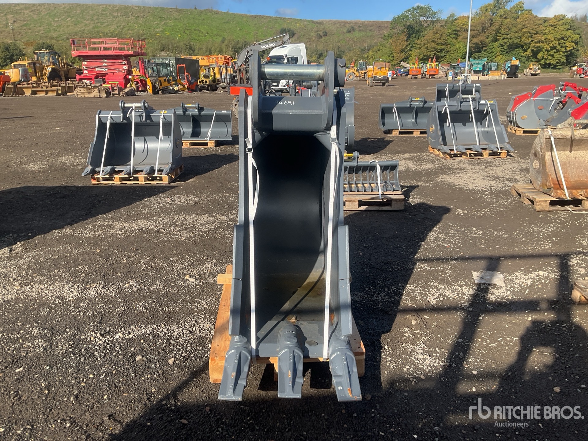Strickland 600 MM TRENCH - FITS KOMATSU PC ...