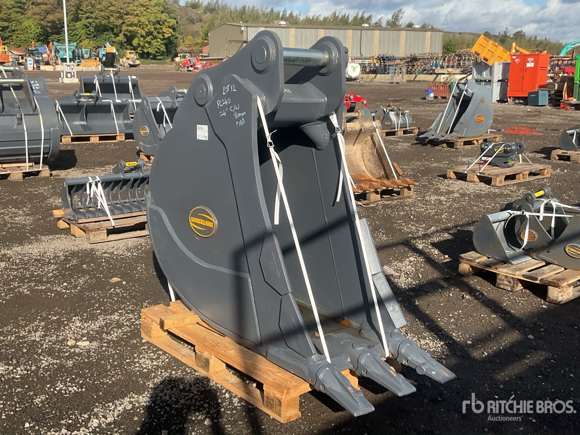 Strickland 600 MM TRENCH - FITS KOMATSU PC ...