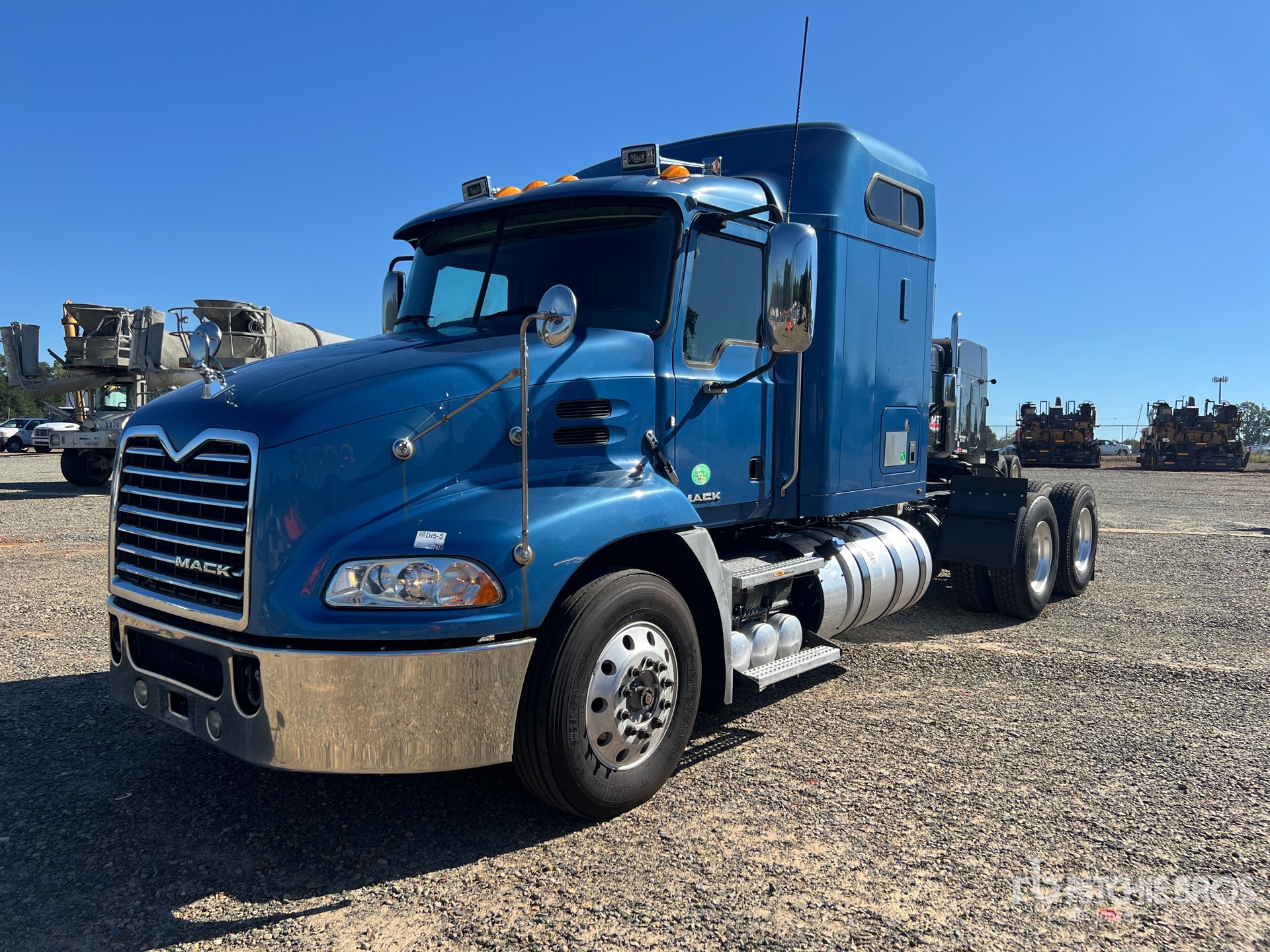 Photo of 2016 Mack CXU613