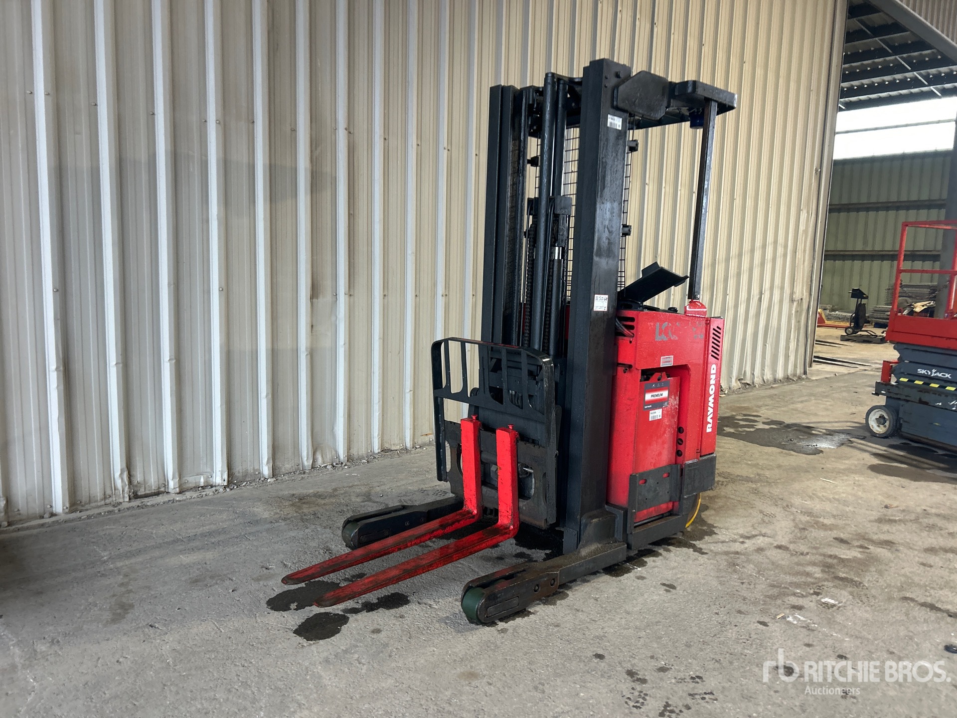 2013 Raymond EZ R40TT