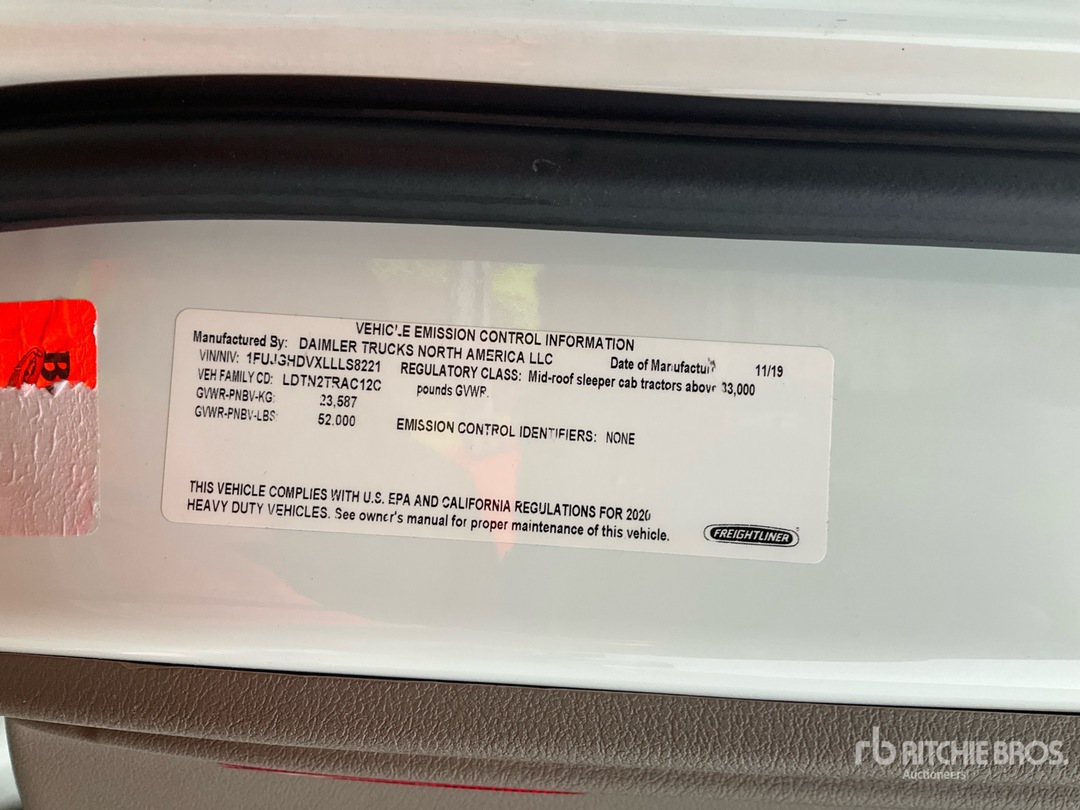 2020 Freightliner CASCADIA 113