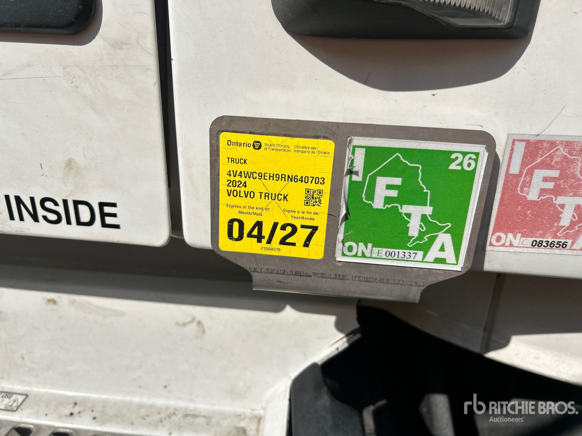 2024 Volvo VNR64T