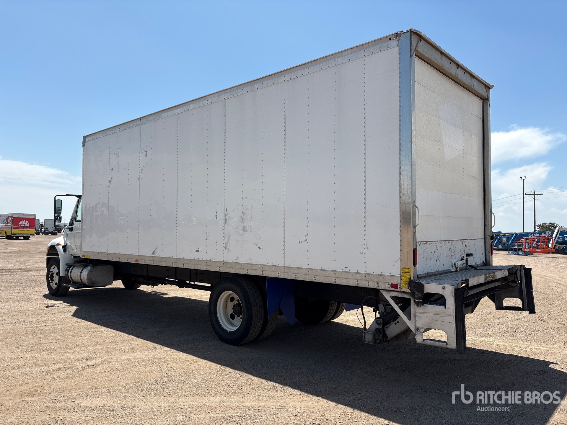 2018 International DURASTAR 4300