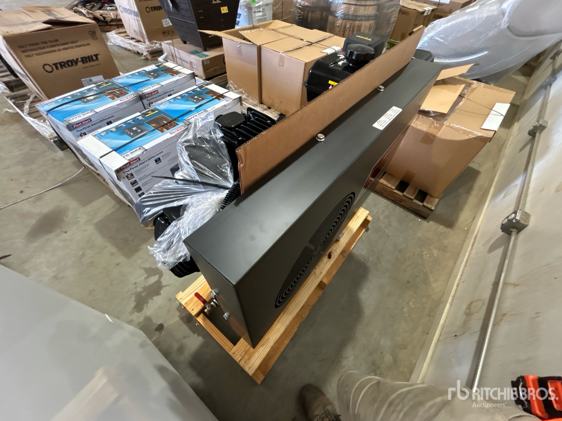 Powertrain 24 CFM SKID-MOUNTED 30 GAL 14 H ...