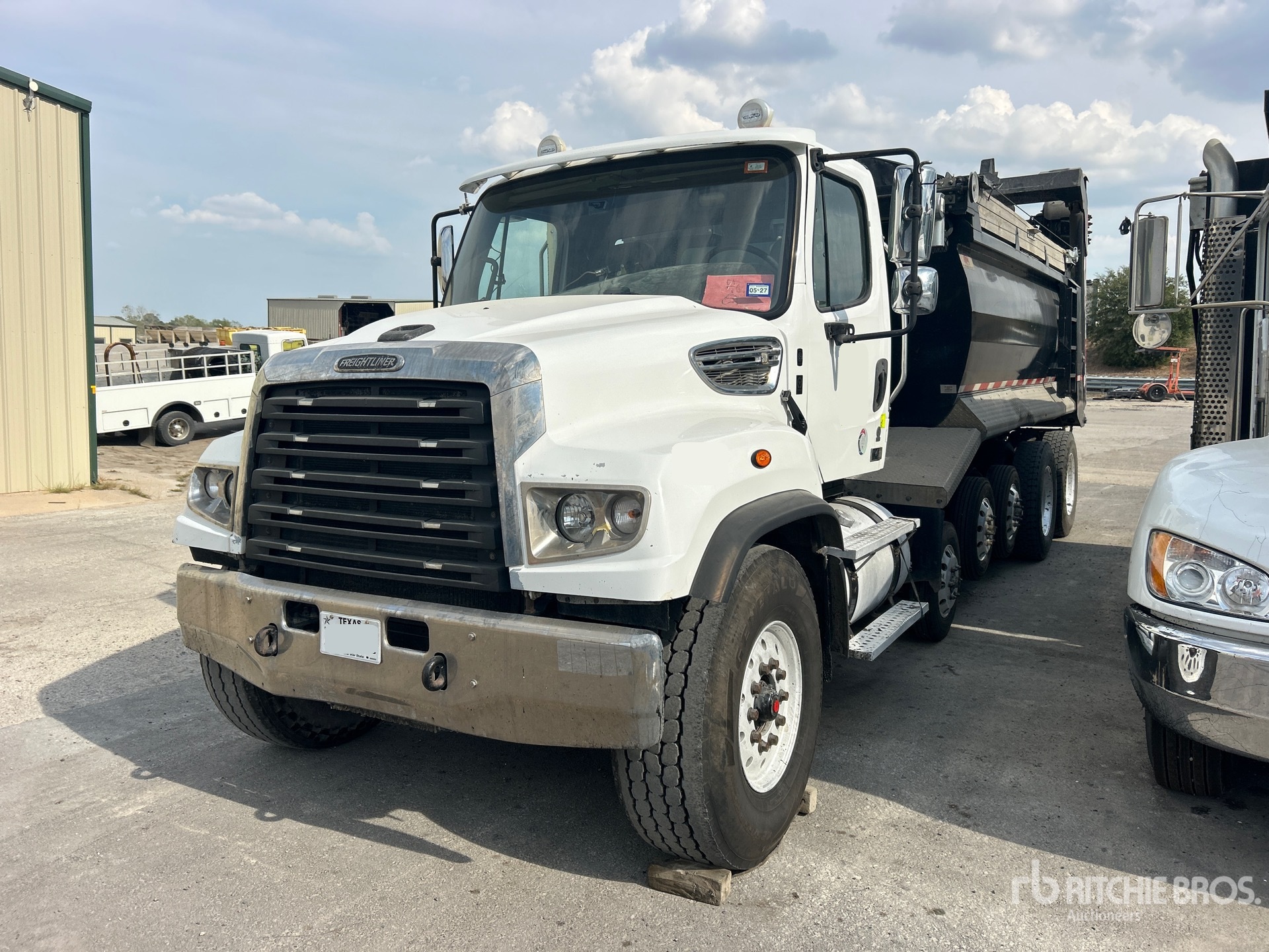 Photo of 2017 Freightliner 114SD