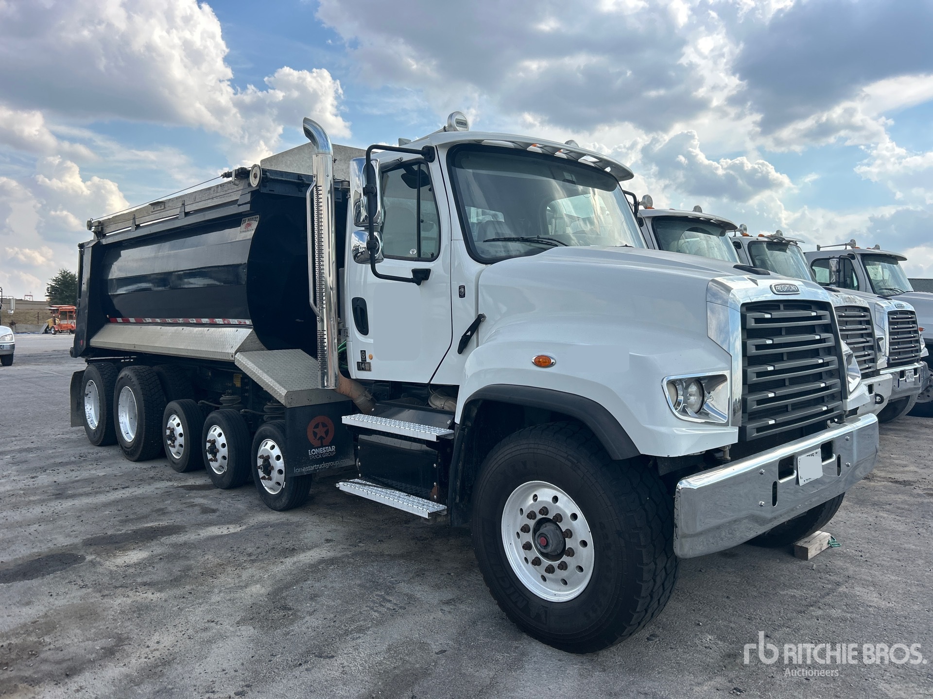 Photo of 2020 Freightliner 114SD