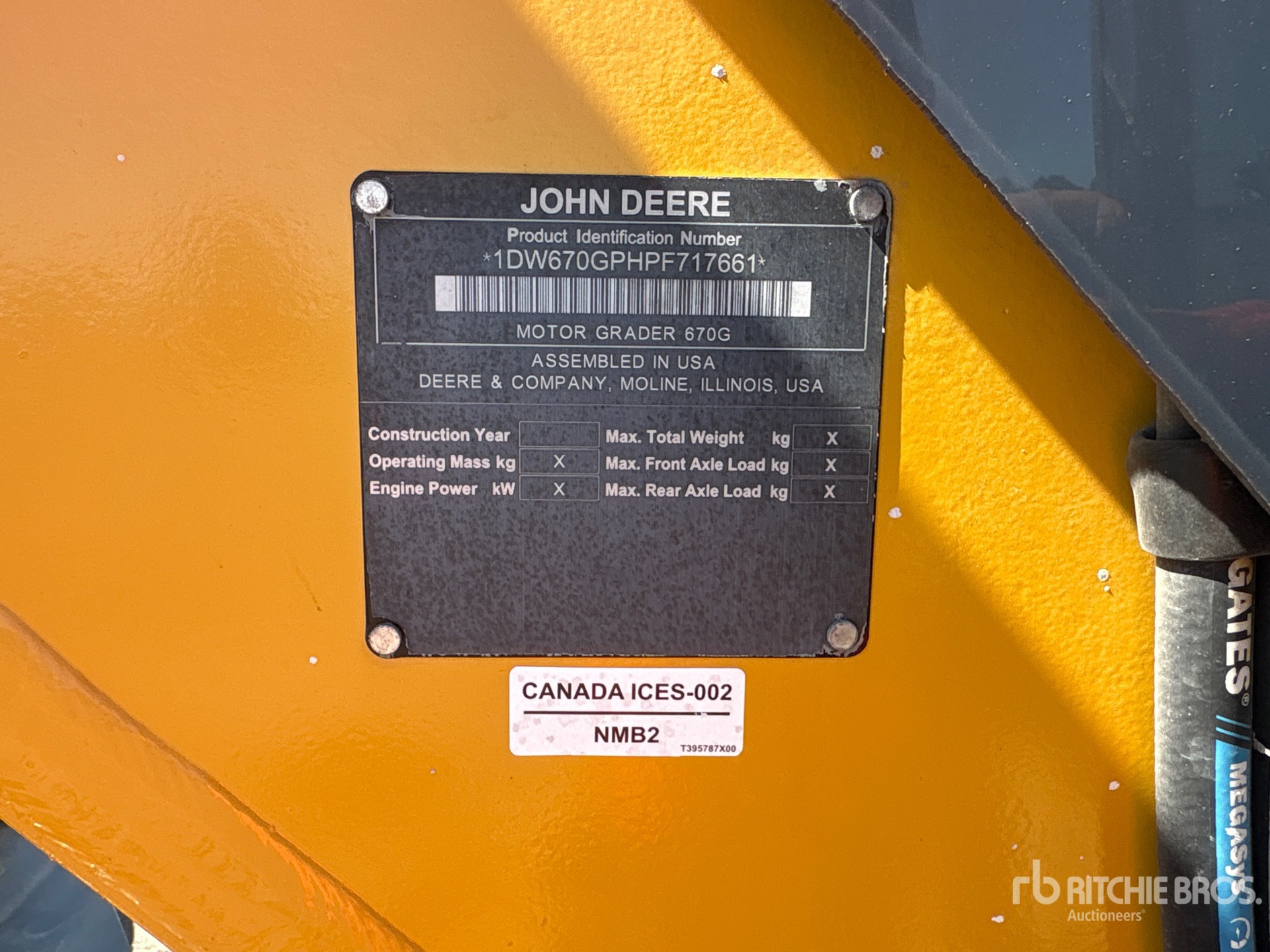 2023 John Deere 670GP