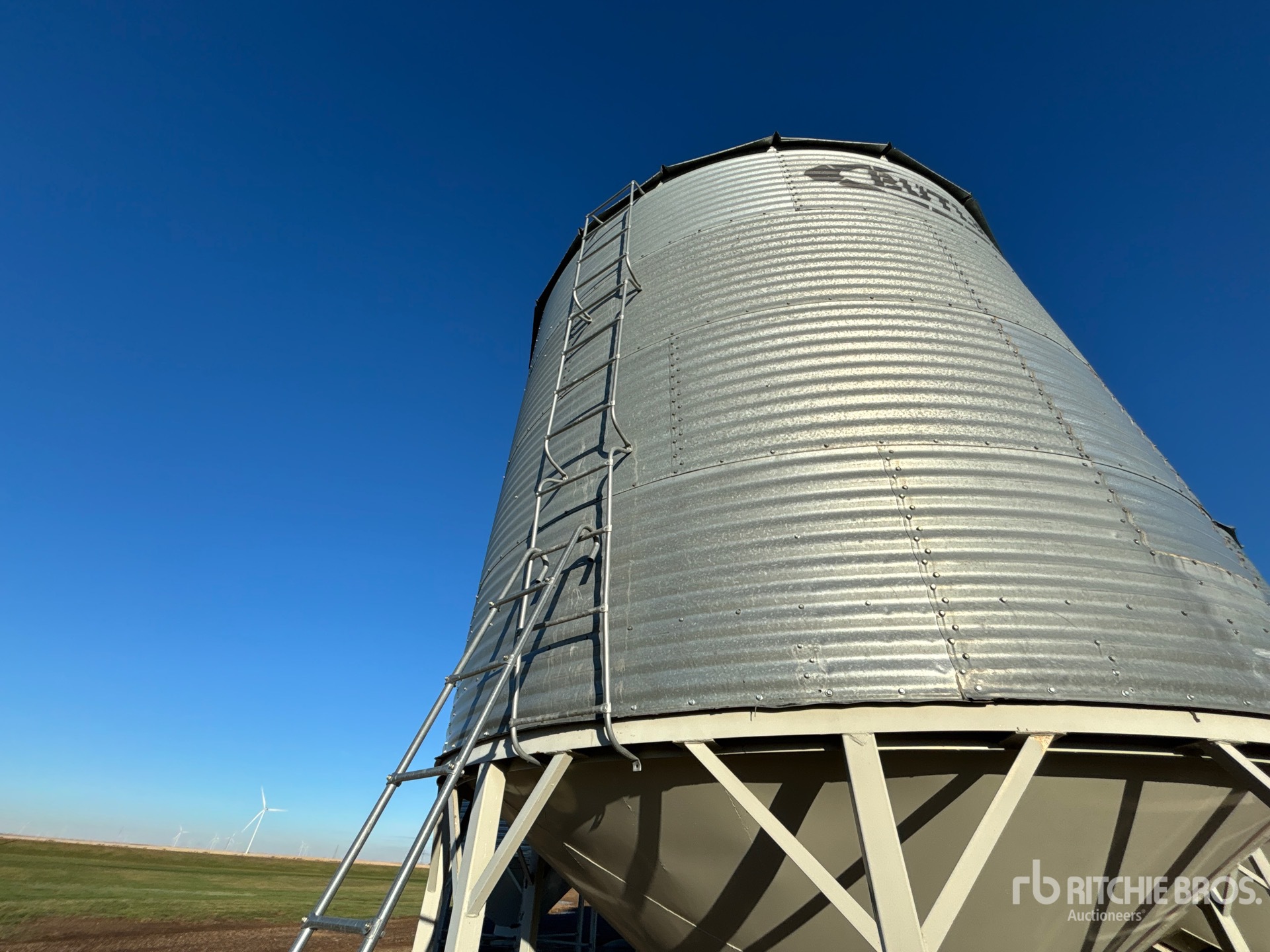 Butler +/- 3700 BU 4 RING HOPPER