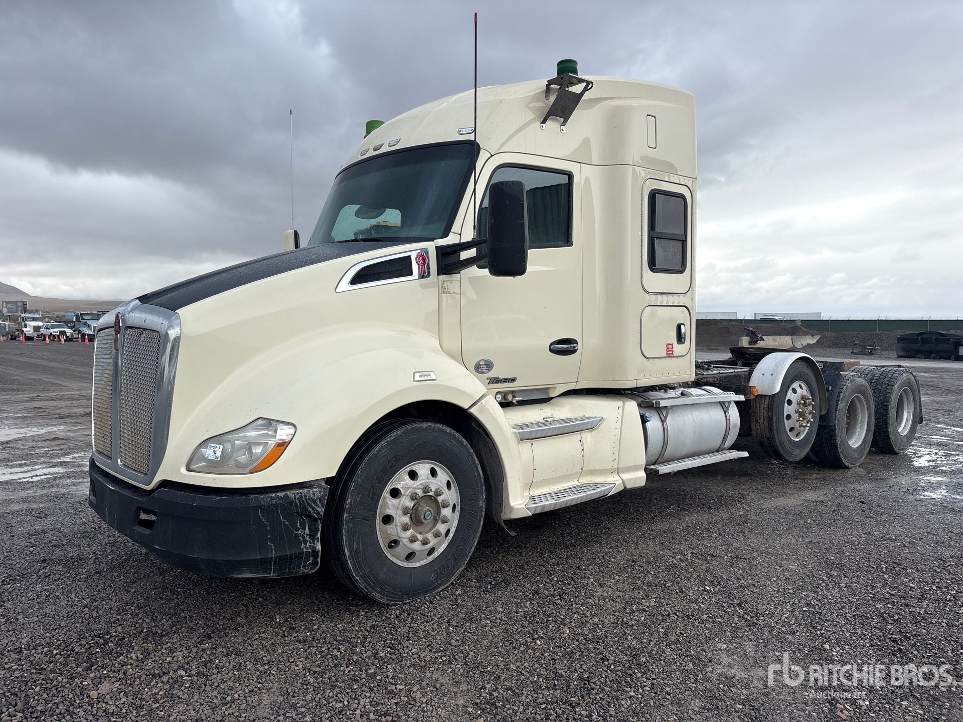 Photo of 2015 Kenworth T680