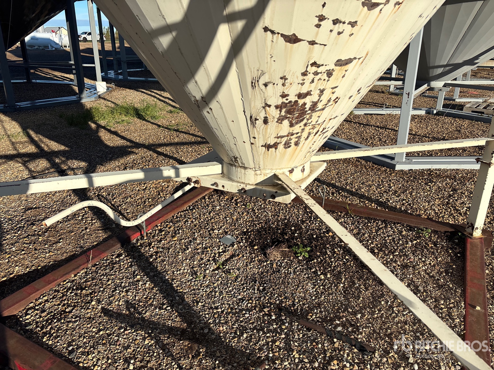Westeel +/- 800 BU HOPPER