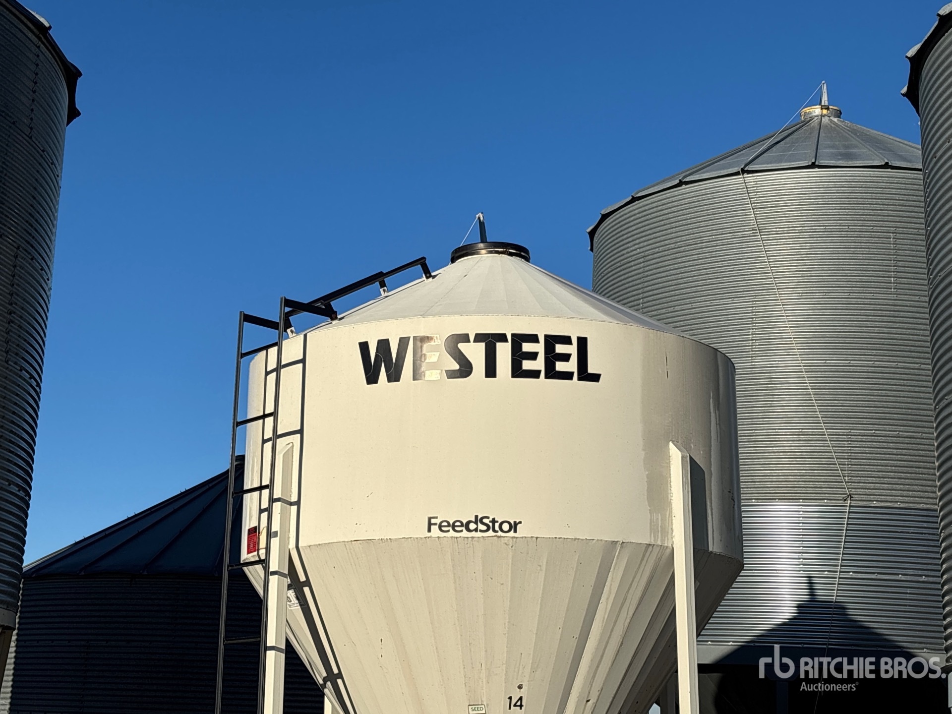 Westeel +/- 800 BU HOPPER