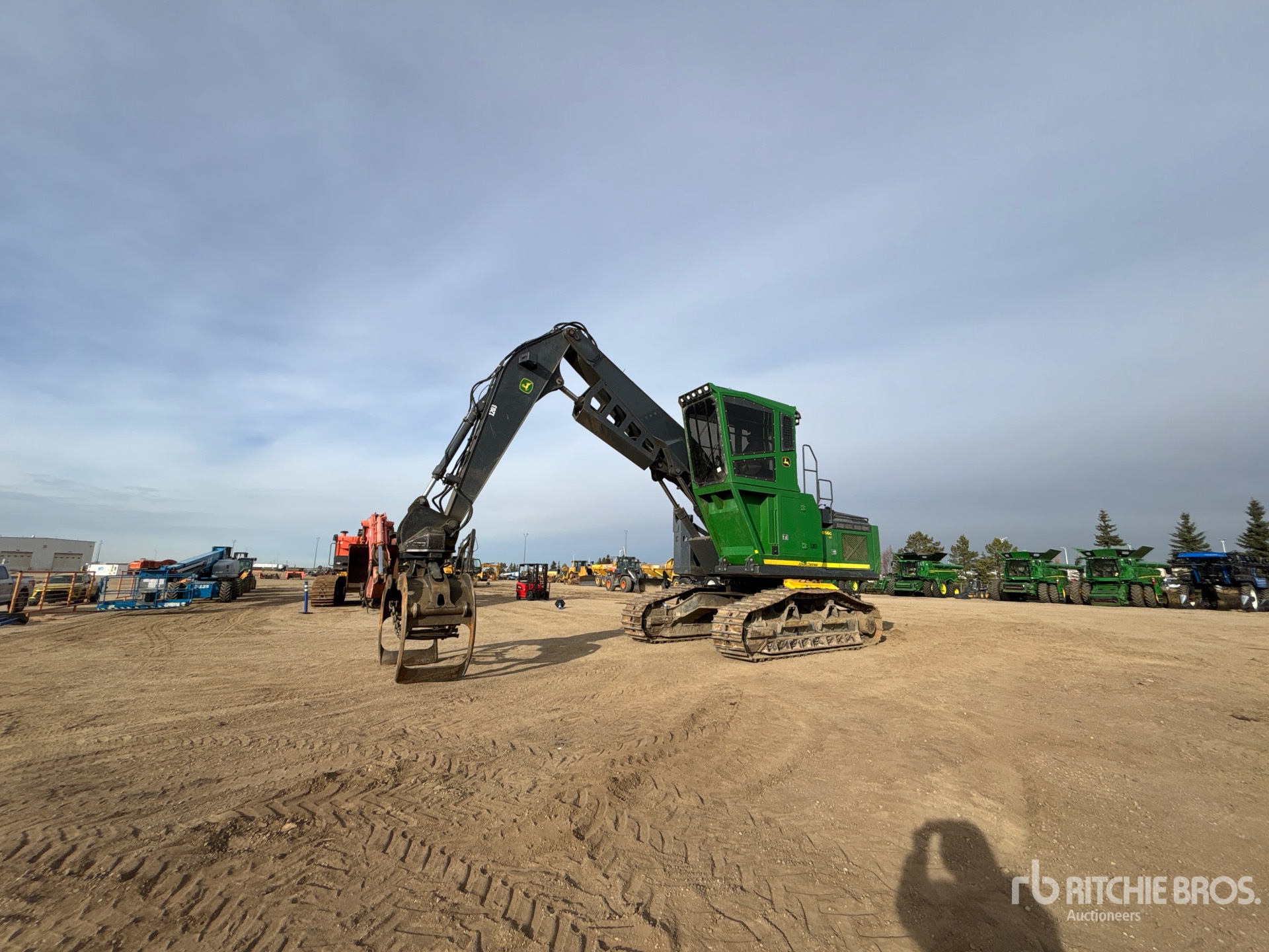 2019 John Deere 2656G LC