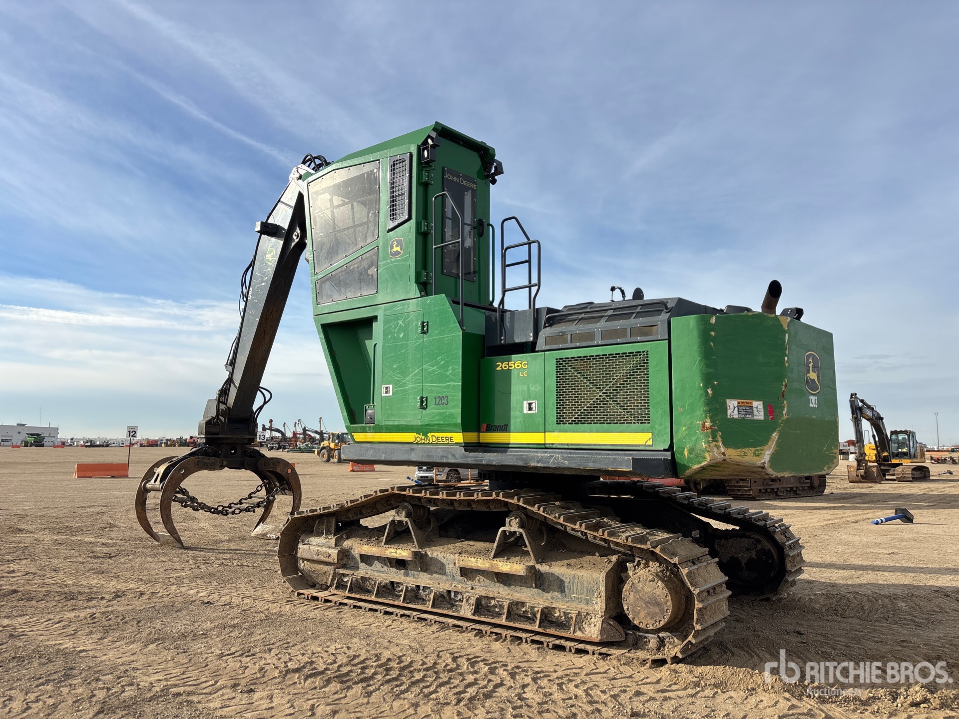 2019 John Deere 2656G LC