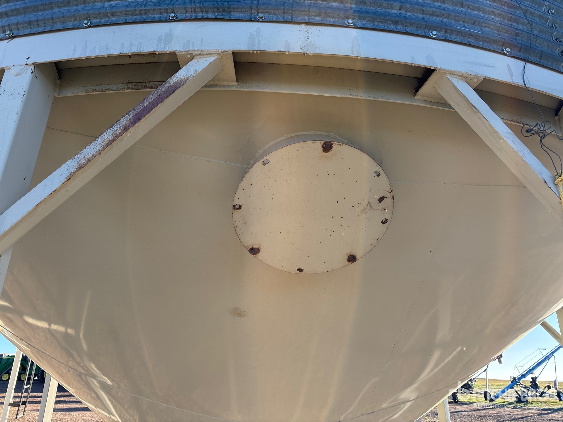 Westeel +/- 3700 BU 5 RING HOPPER