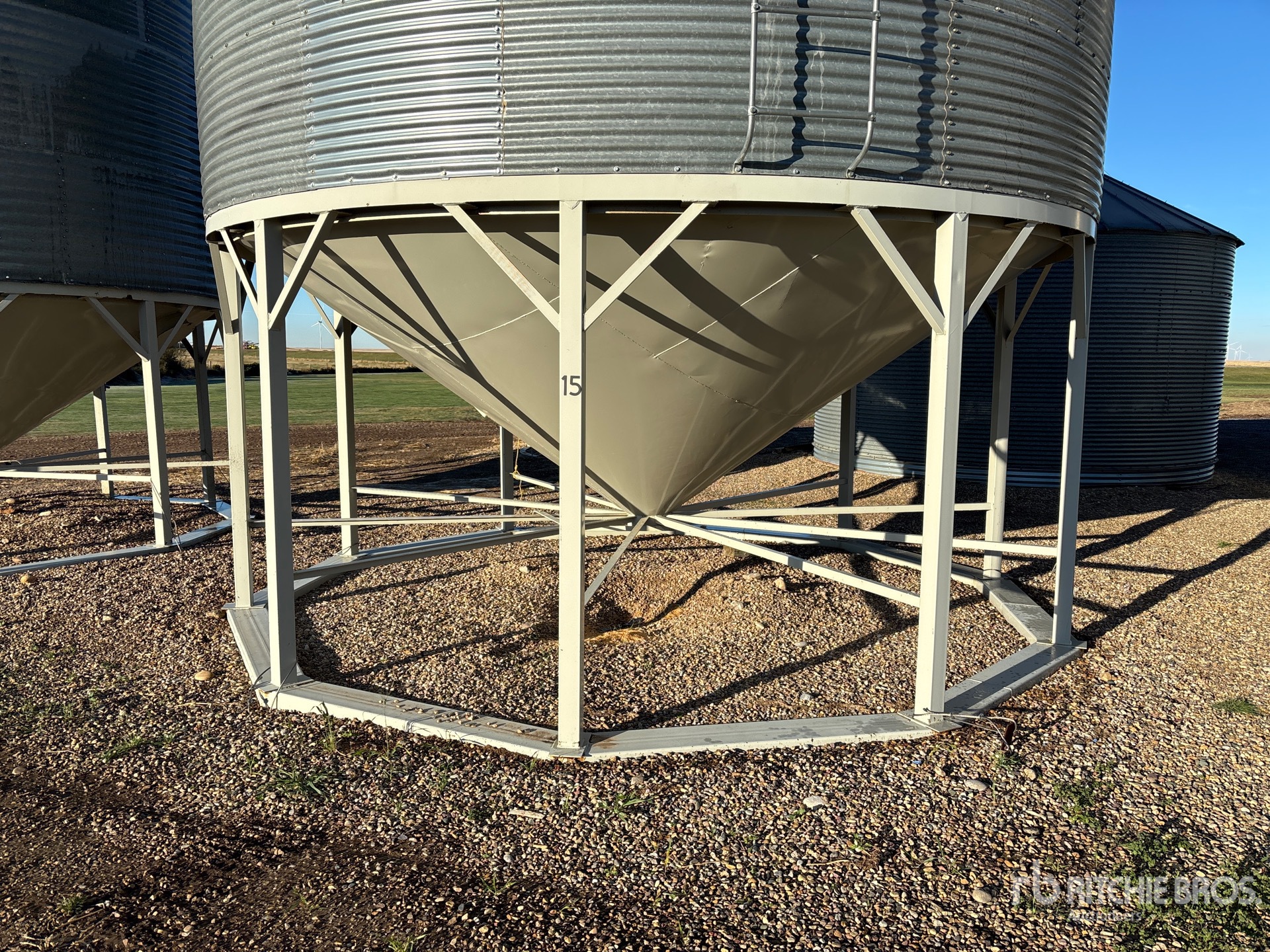 Westeel +/- 3700 BU 5 RING HOPPER