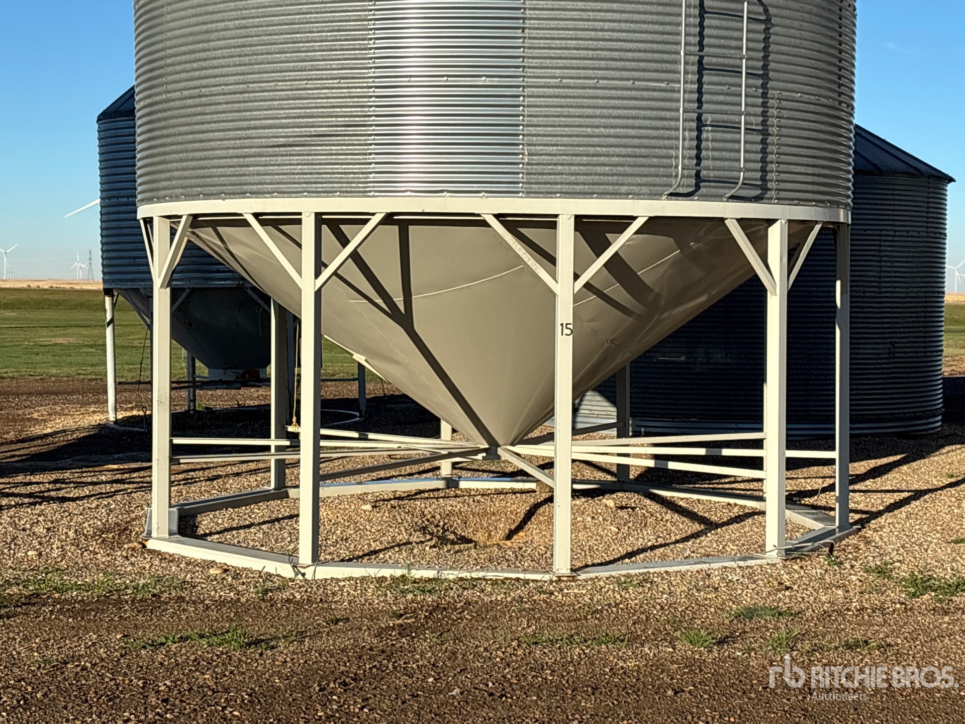 Westeel +/- 3700 BU 5 RING HOPPER