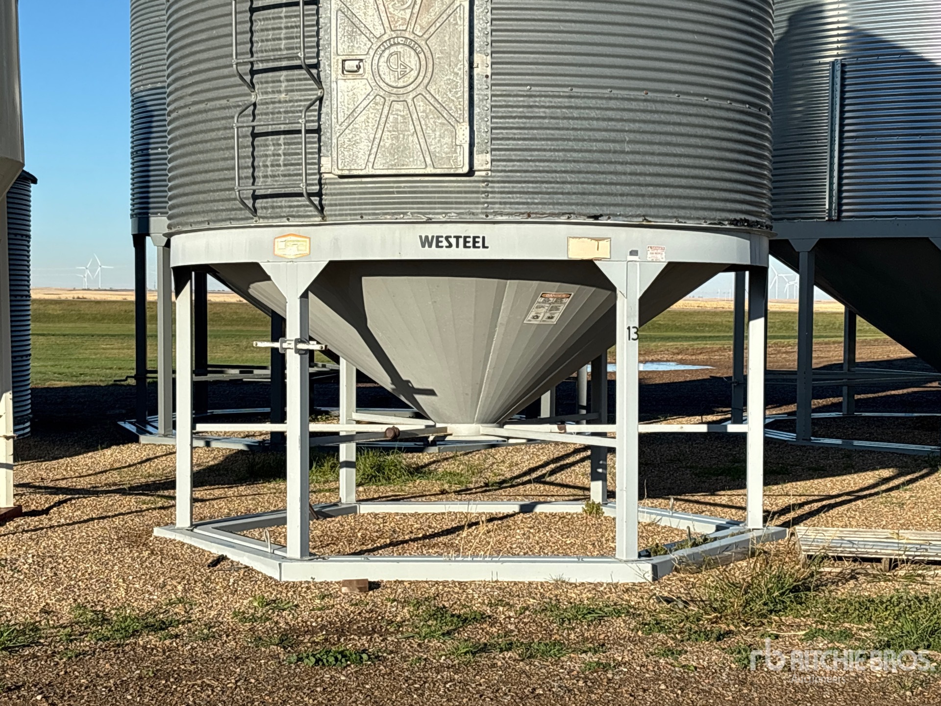 Westeel +/- 2000 BU 5 RING HOPPER