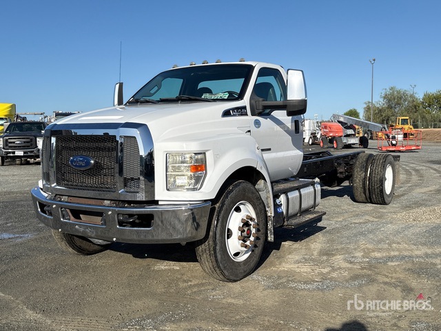 2018 Ford F-750 Cab and Chassis