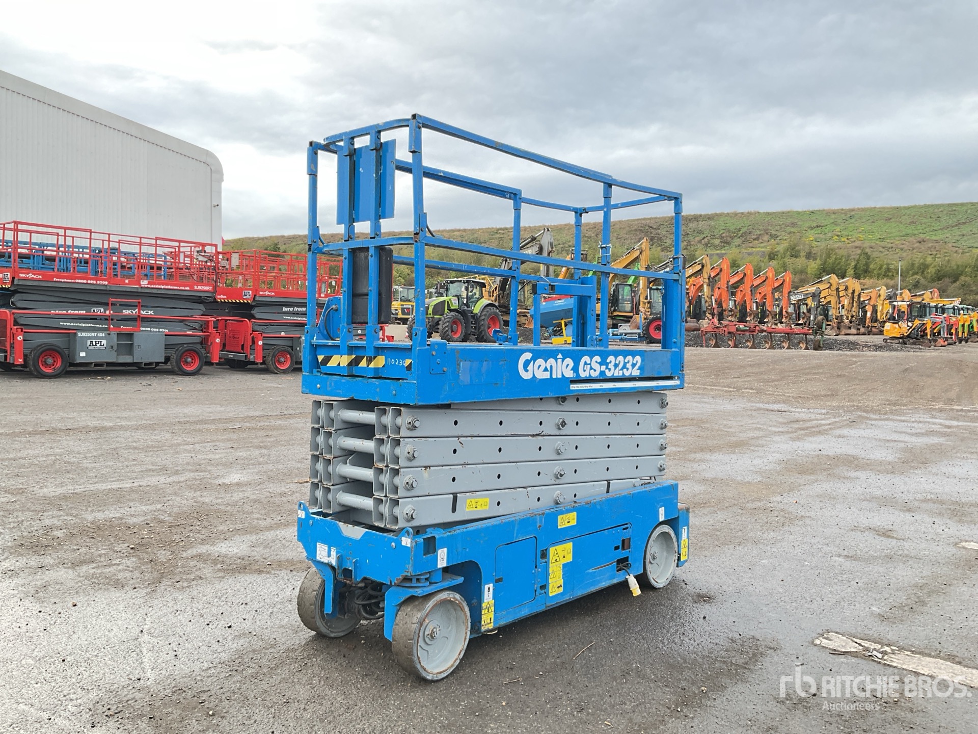 2011 Genie GS-3232